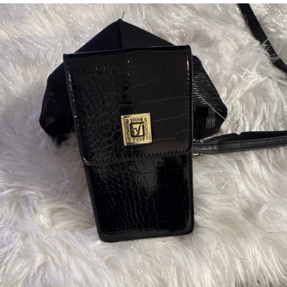 Stone Mountain Accessories Black Crossbody Bag